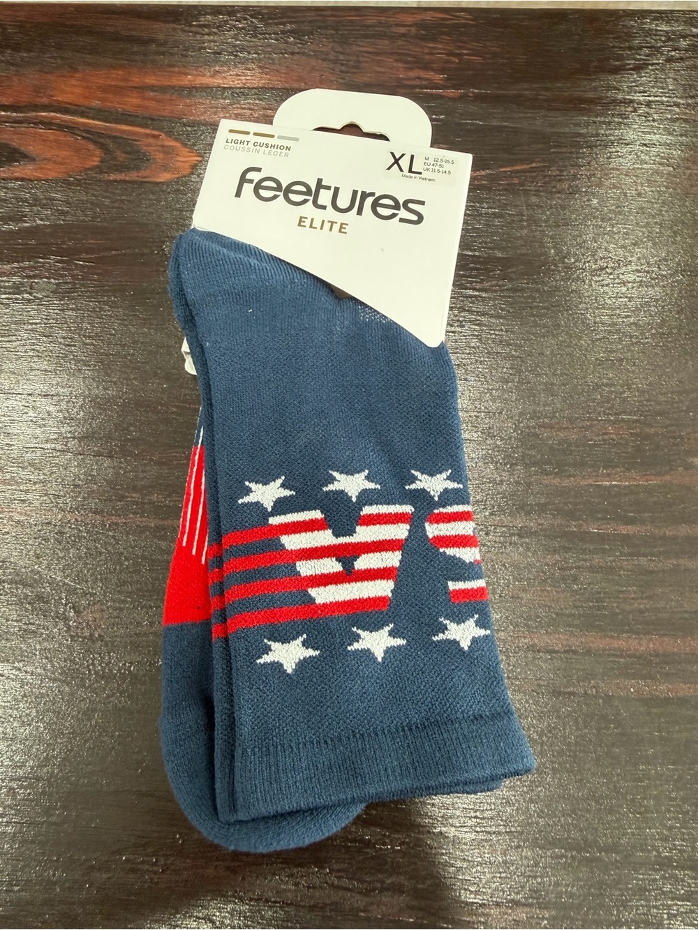 NWT X-Large Feetures Socks